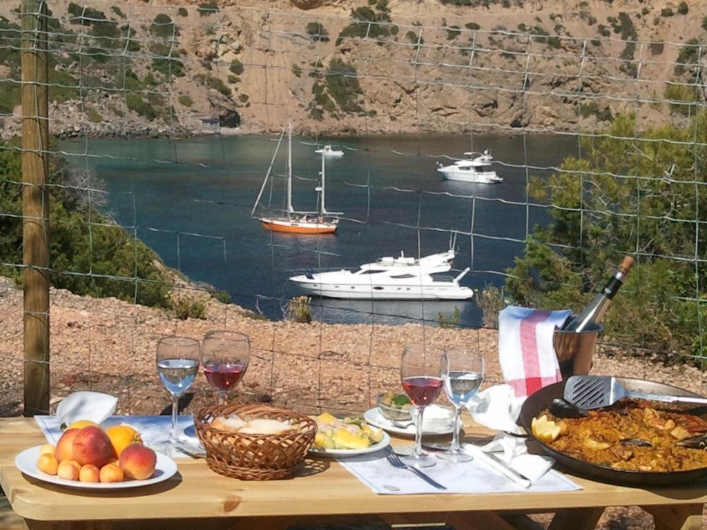 Hostal Cala Boix Es Cana Zewnętrze zdjęcie