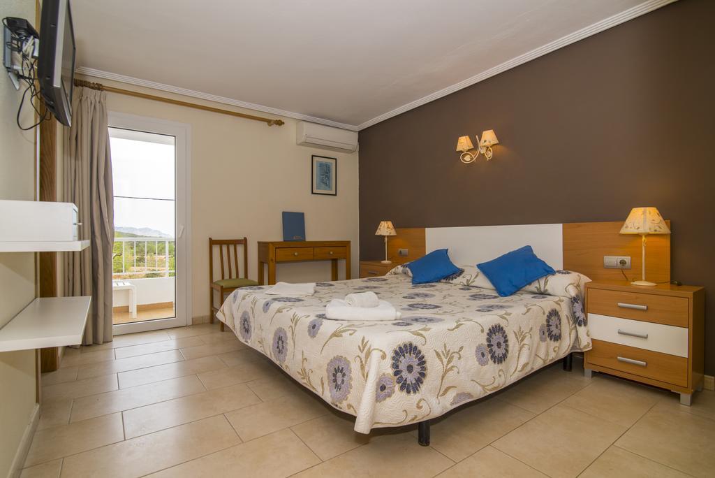 Hostal Cala Boix Es Cana Zewnętrze zdjęcie
