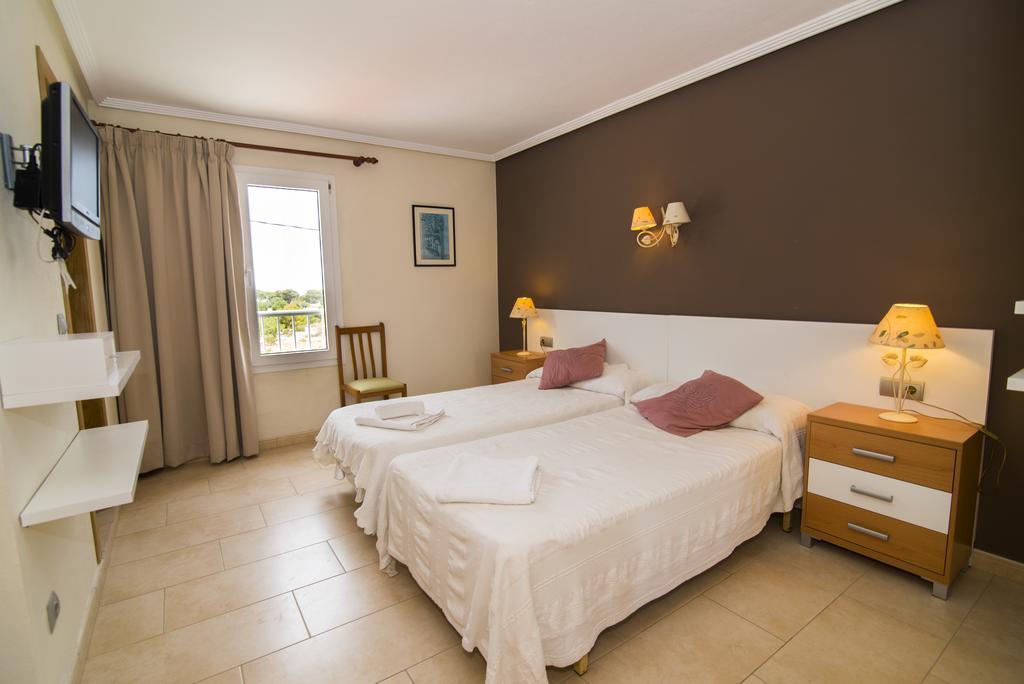 Hostal Cala Boix Es Cana Zewnętrze zdjęcie